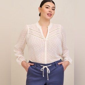 NWT Torrid Chiffon Clip Dot With Contrasting Eyelet Top Size 00